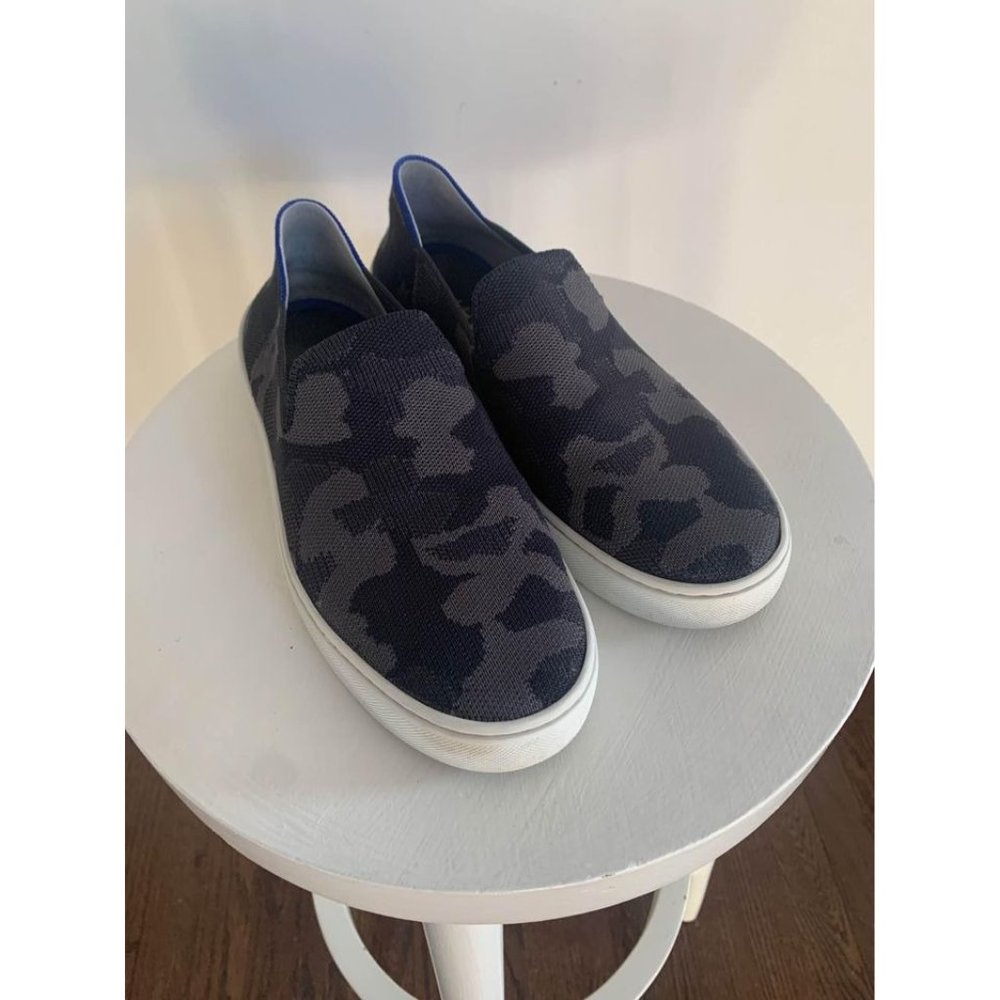 Slightly Shrunken sz 9.5 Black Camo Sneakers